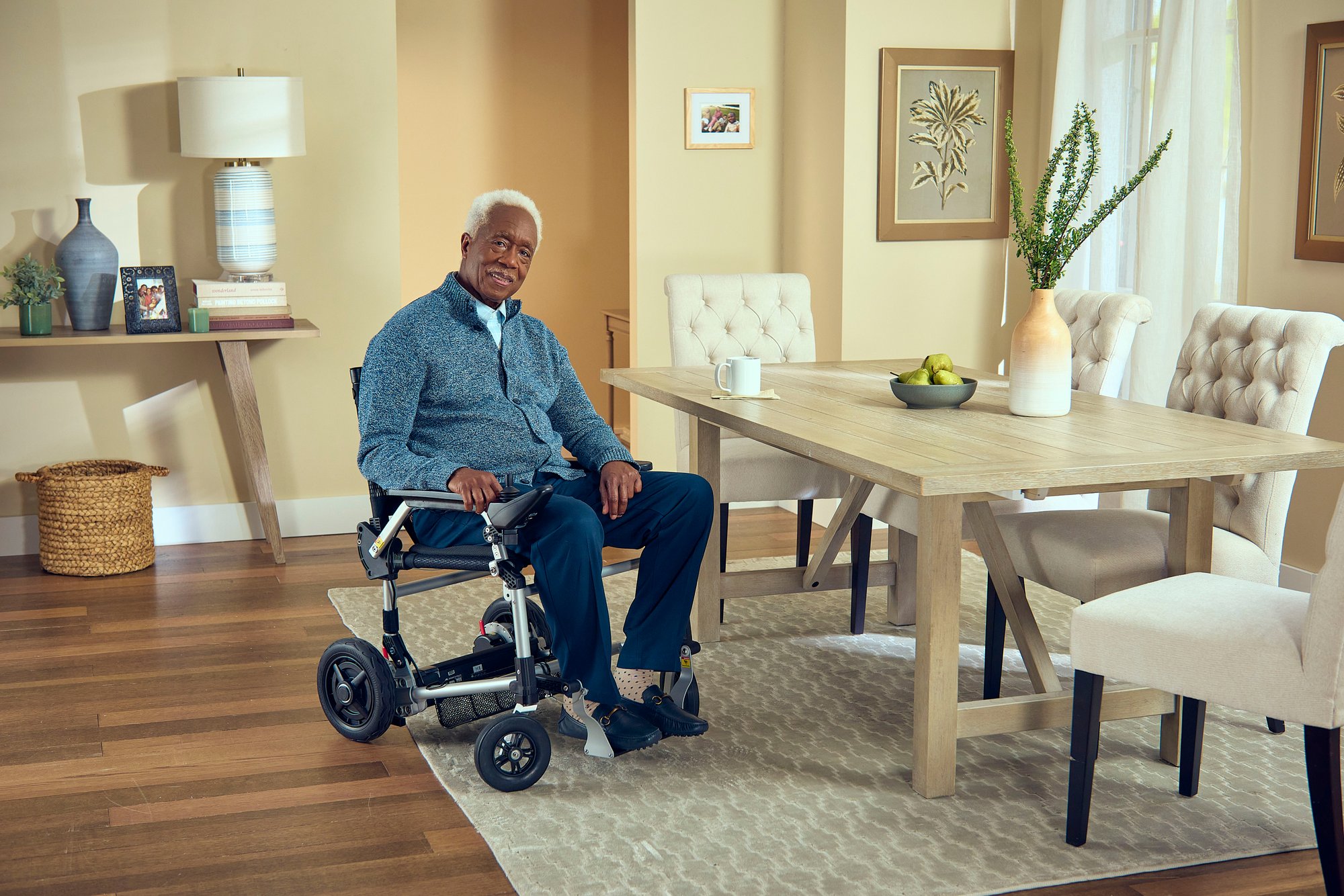 Man using Air Elite in dining room Man using Air Elite in dining room